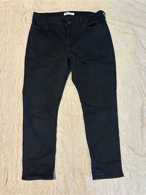 Women’s Levi’s Signature Gold Label Black Tapered Jeans